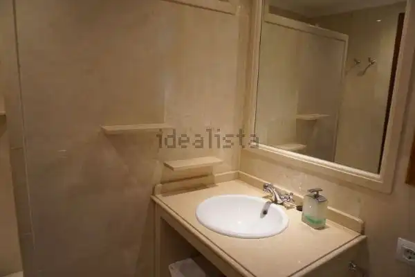Bathroom of Flat for rent in Sevilla  with Air Conditioner, Heating and Furnished