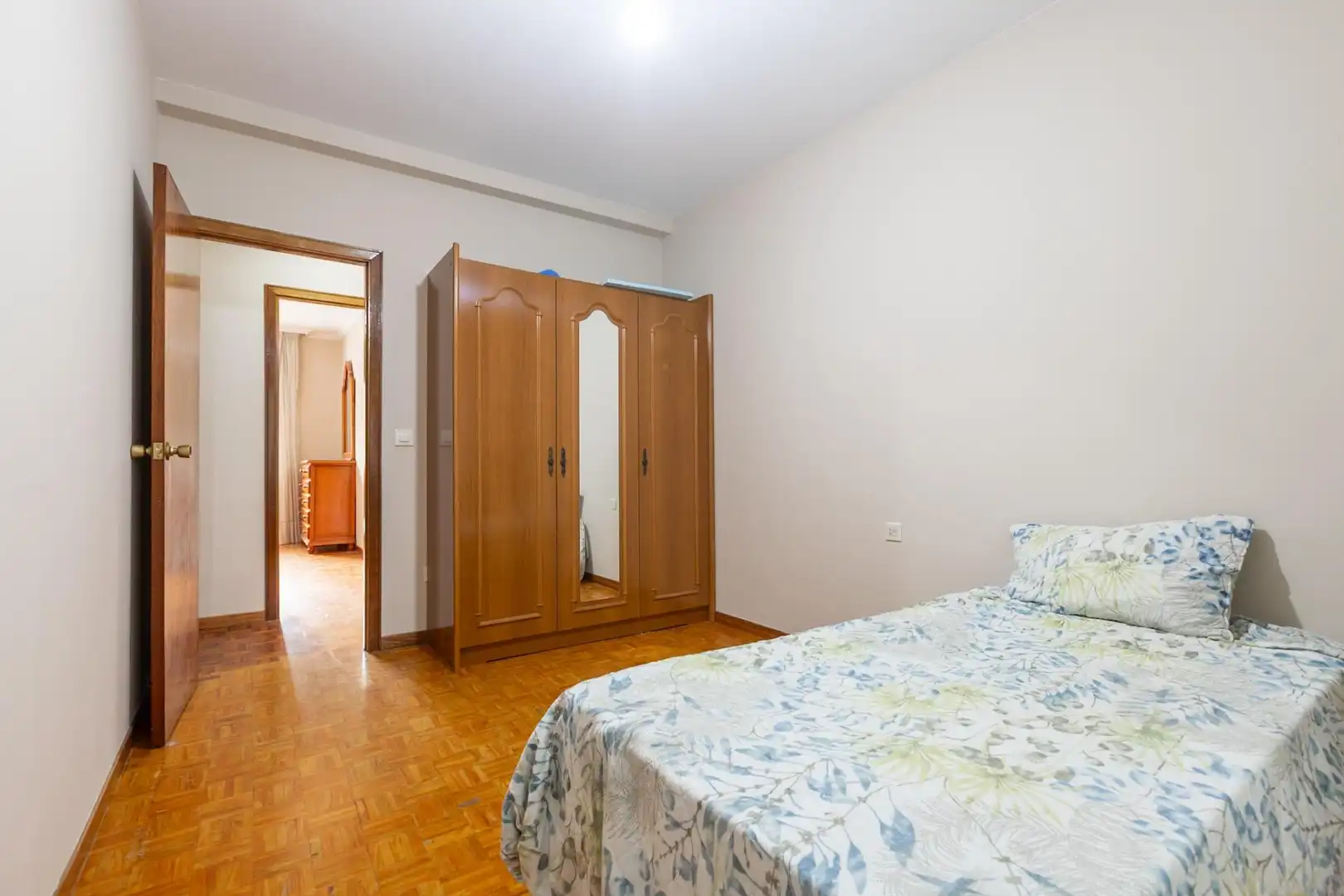 Habitación de Piso en venta en Pontevedra Capital  con Parquet, Trastero y Balcón