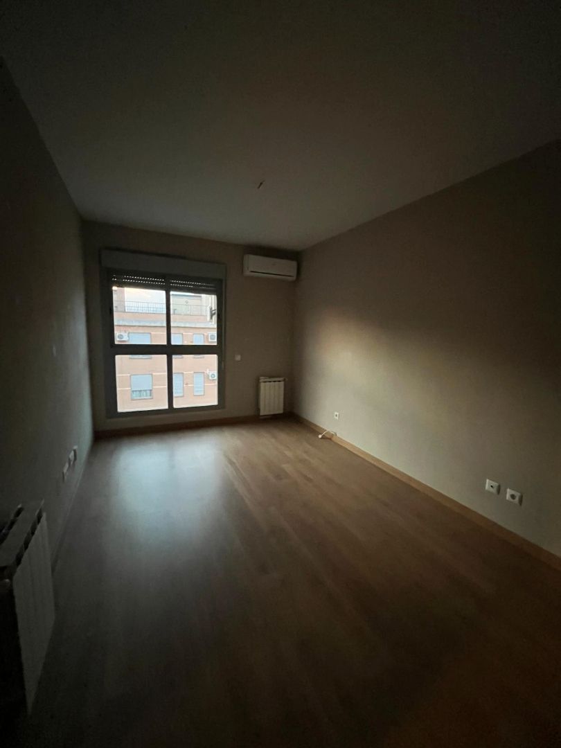 Bedroom of Flat for sale in Arganda del Rey  with Air Conditioner, Heating and Storage room