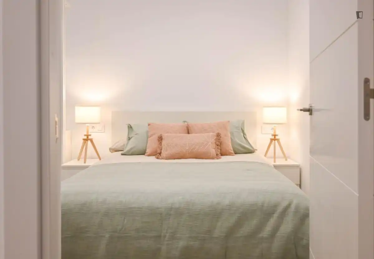 Schlafzimmer von Wohnungen zur Miete in Madrid mit Klimaanlage, Möbliert und Ofen
