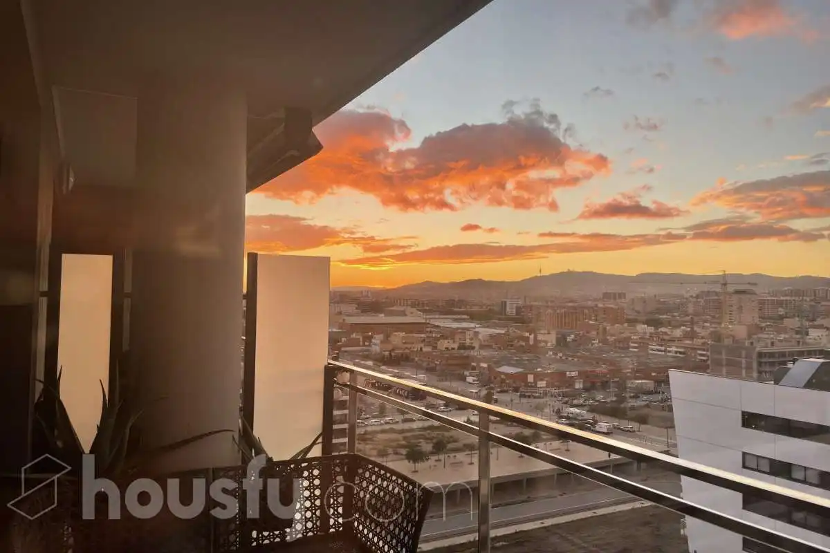 Vista exterior de Àtic en venda en Badalona amb Aire condicionat, Calefacció i Parquet