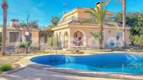 Vista exterior de Casa o xalet en venda en San Vicente del Raspeig / Sant Vicent del Raspeig amb Aire condicionat, Terrassa i Piscina