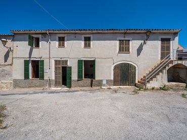 Reihenhaus zum Verkauf in Carrer de la Lluna