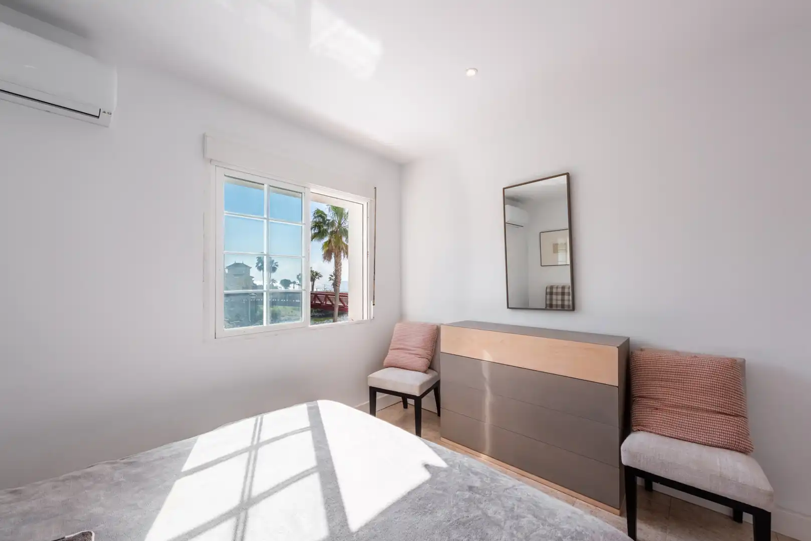 Dormitori de Apartament en venda en Marbella amb Aire condicionat, Terrassa i Moblat