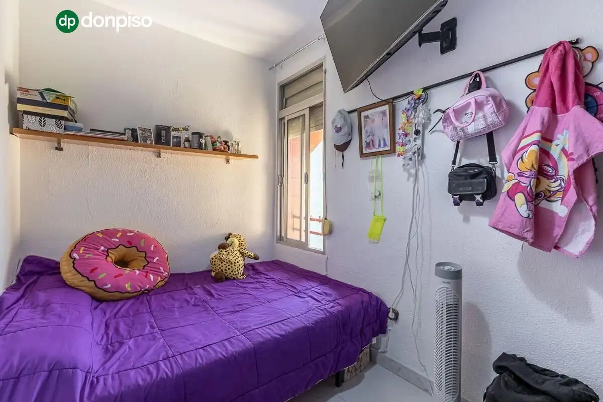 Habitación de Piso en venta en Granada con Alarma