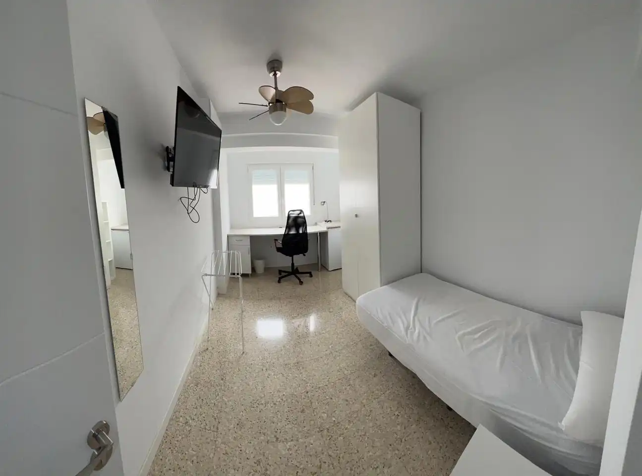 Habitación de Piso en venta en Zaragoza con Trastero y Amueblado