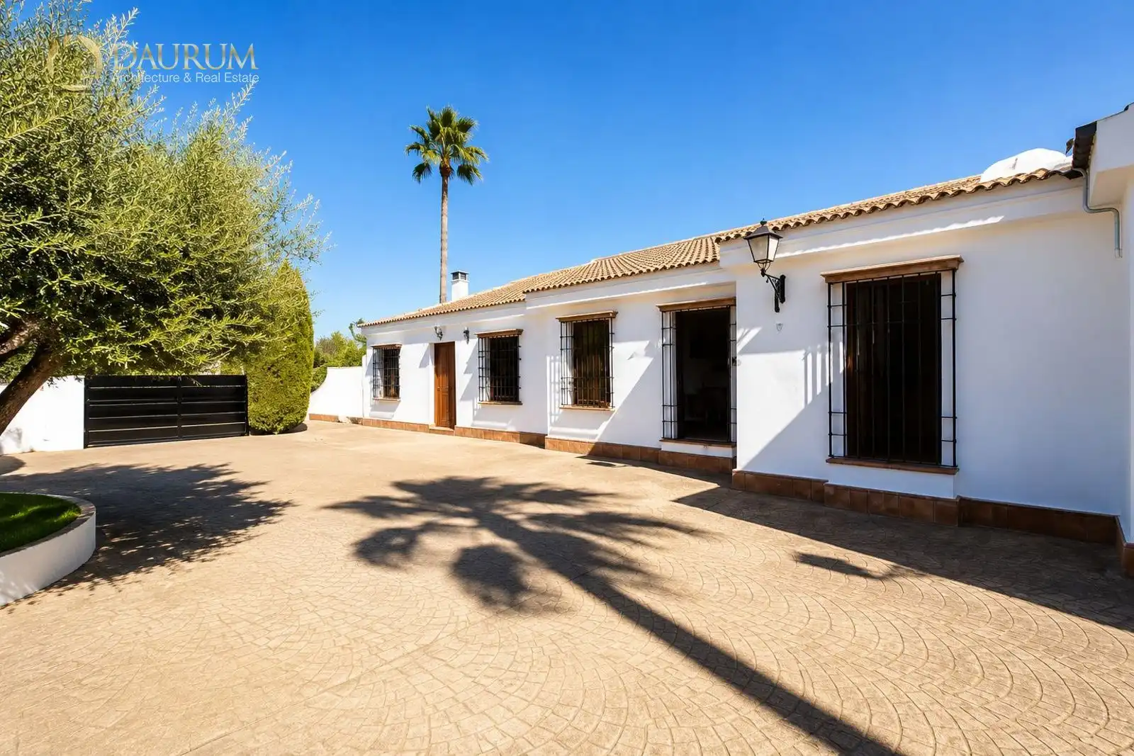Exterior view of Houses for sale in La Rinconada  with Air Conditioner, Terrace and Storage room