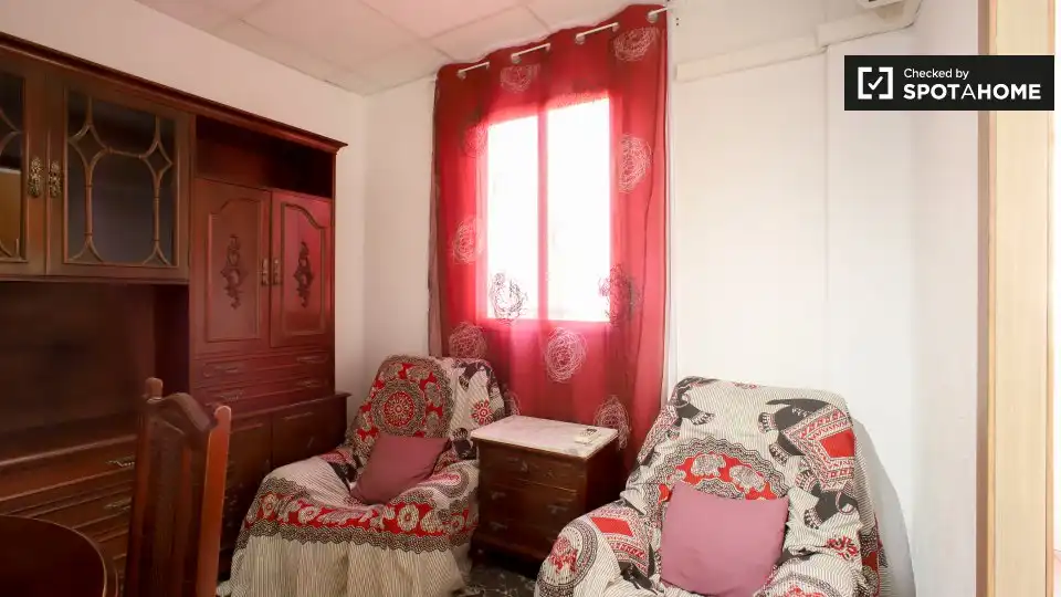 Bedroom of Flat for rent in Valencia  with Air Conditioner, Heating and Furnished