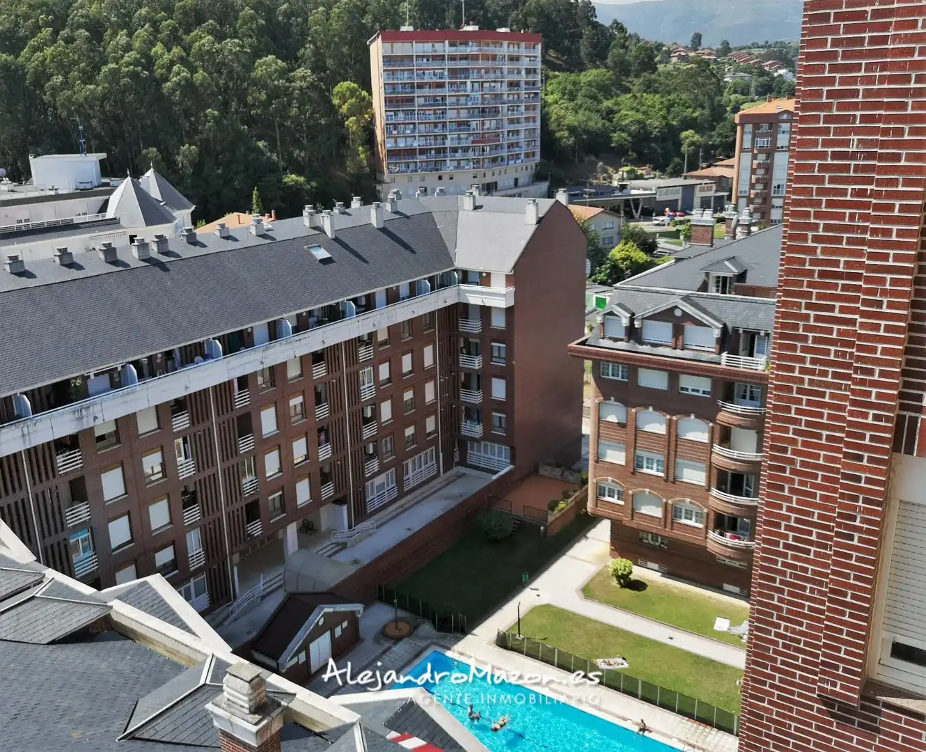 Exterior view of Flat for rent in Castro-Urdiales  with Heating, Terrace and Swimming Pool