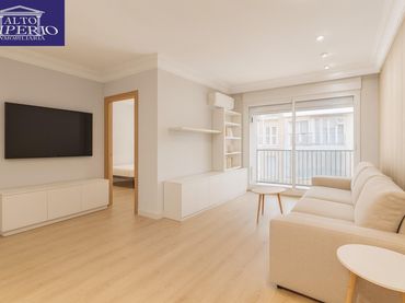 Piso con balcón en venta en PEDRO ANTONIO DE ALARCON