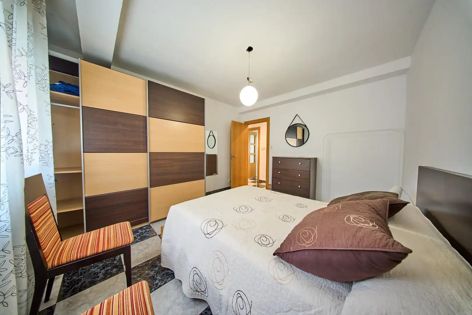Schlafzimmer von Wohnung zur Miete in Granada