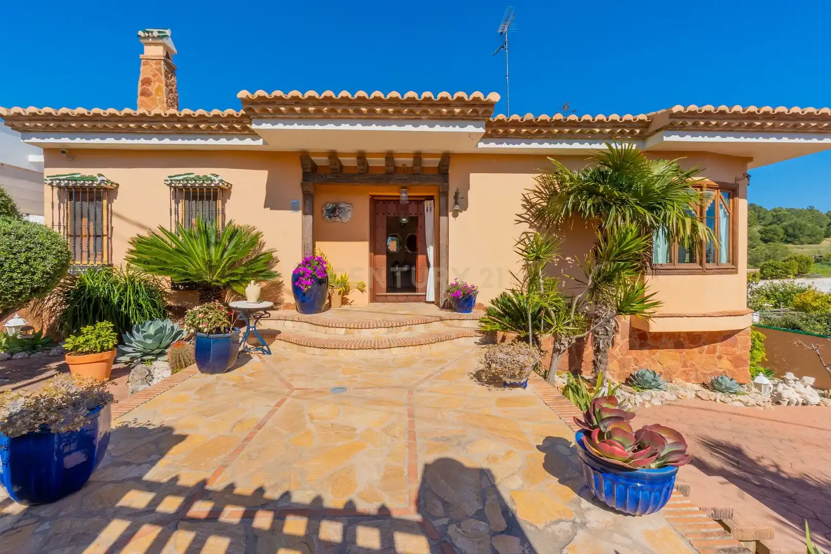Vista exterior de Casa o chalet en venta en Torremolinos con Aire acondicionado, Jardín privado y Trastero