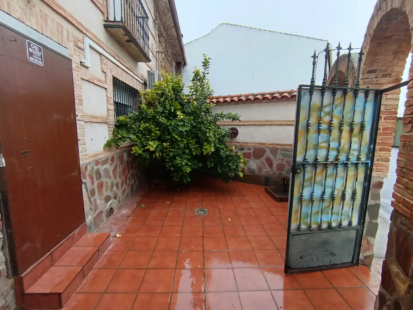 Außenansicht von Einfamilien-Reihenhaus zum Verkauf in Alcolea de Calatrava mit Klimaanlage, Heizung und Terrasse