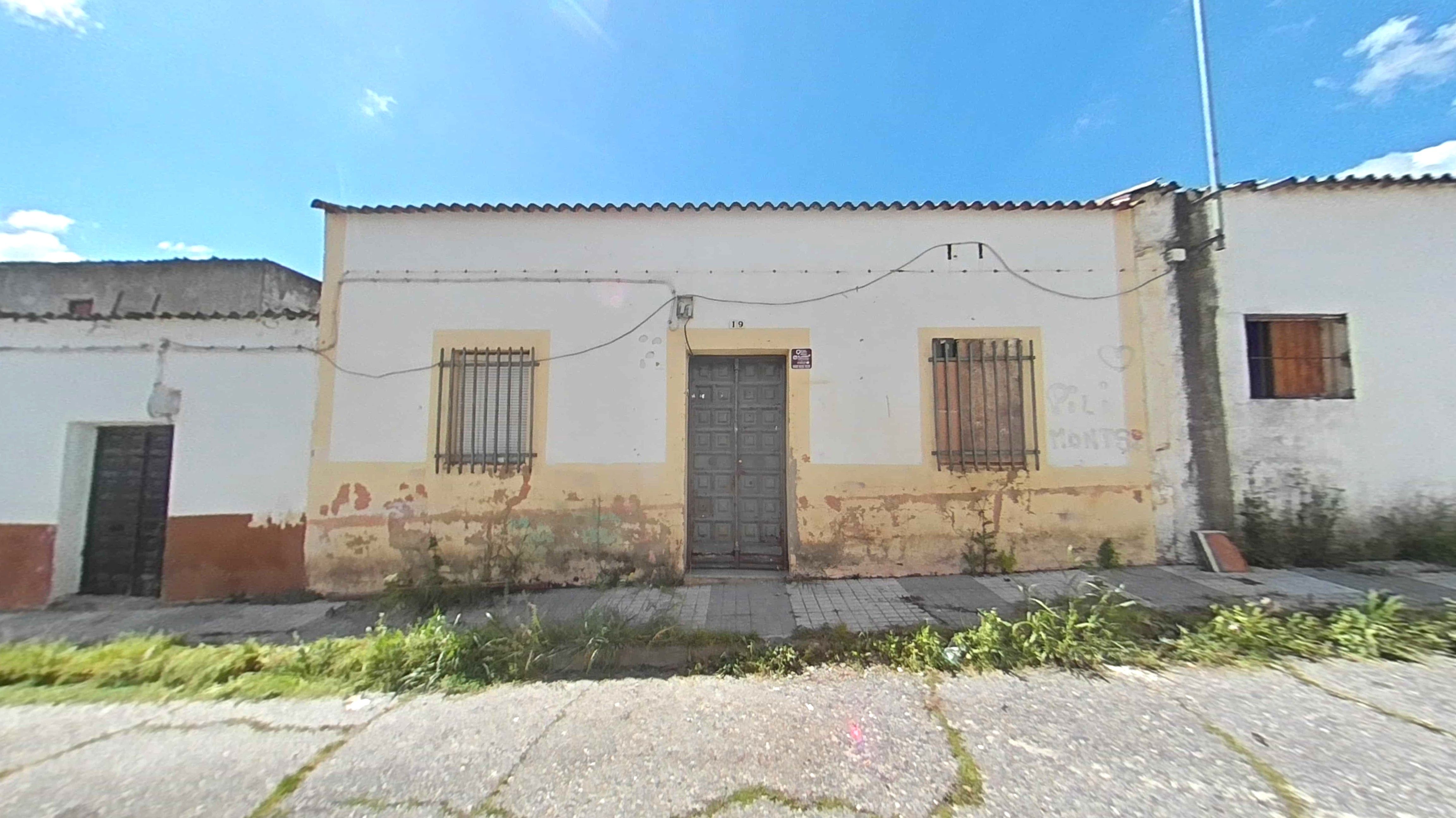 Vista exterior de Casa adosada en venta en Mérida