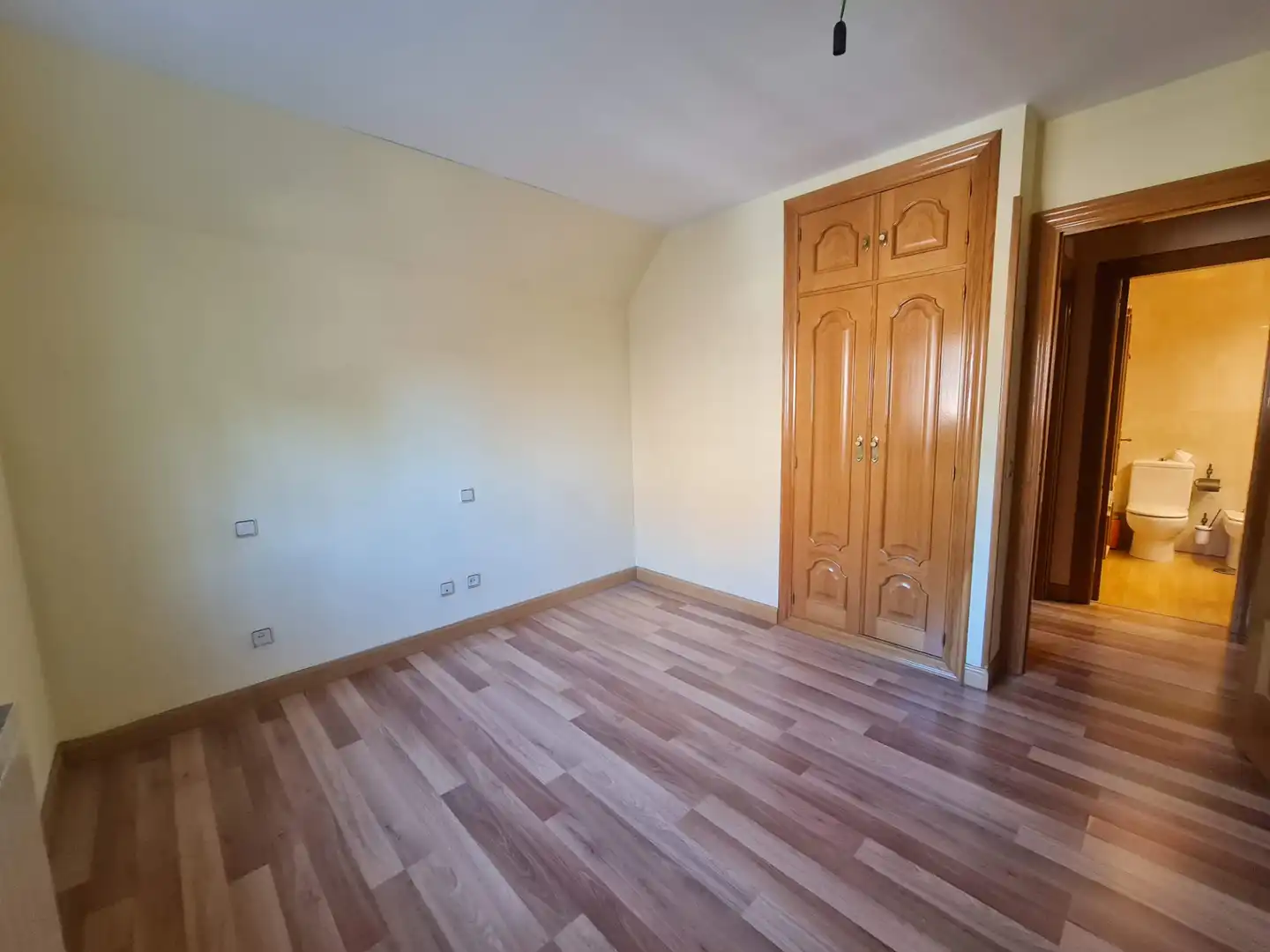 Casa aparellada amb piscina en venda a Calle Záncara, imagen 27