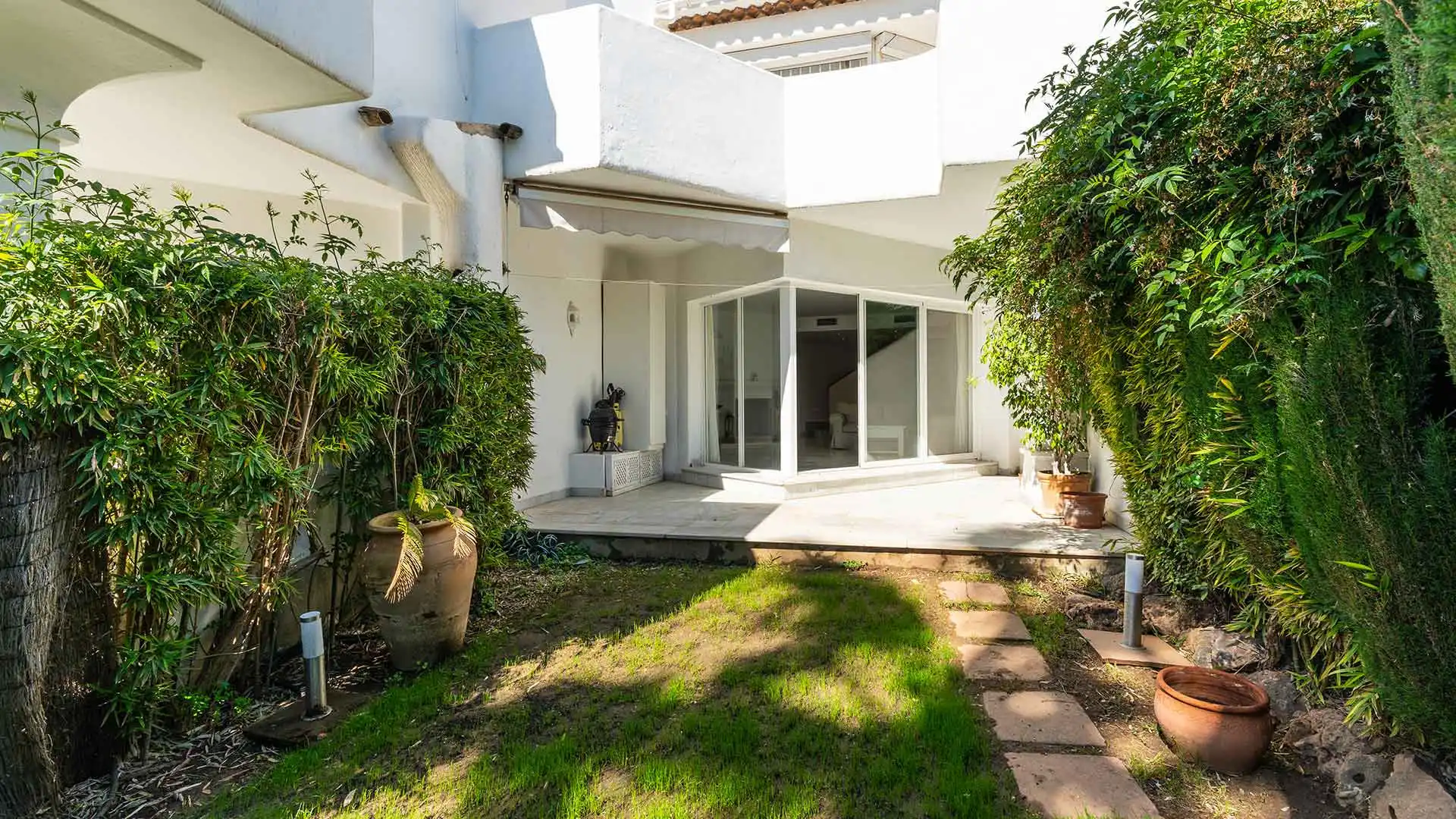 Casa a schiera con terrazza in vendita a MONTEMEDIO-B SIERRA BLANC 0, imagen 2