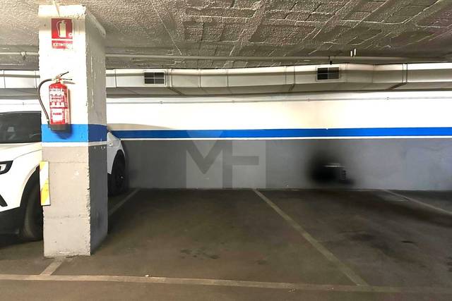 Garaje en Venta en La Maternitat i Sant Ramon