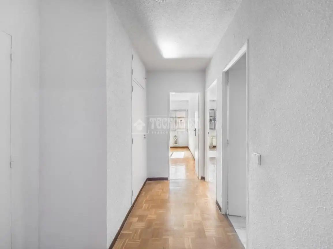 Piso en venta en Madrid con Calefacción, Parquet y Terraza