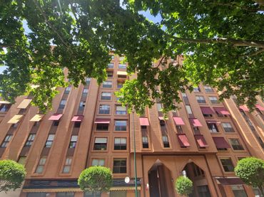 Flat with lift for sale in Plaza León Felipe