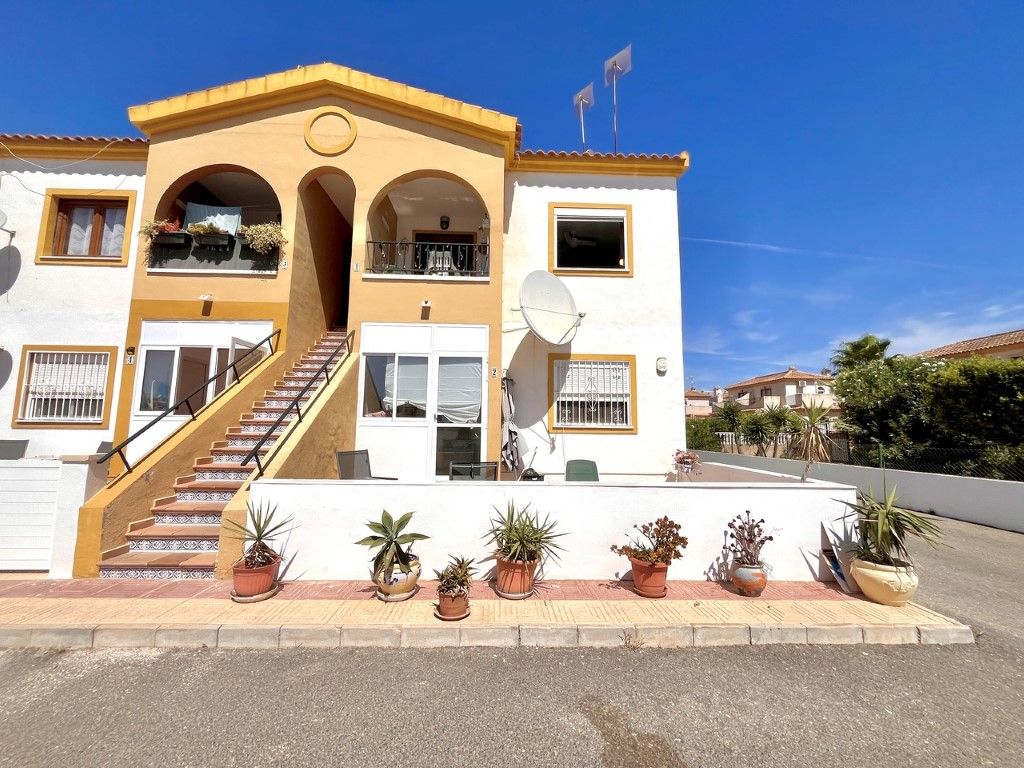 Vista exterior de Apartament en venda en Orihuela amb Aire condicionat, Moblat i Forn