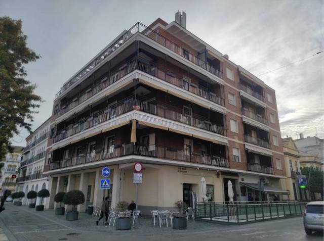 Local comercial en Alquiler en C/ Miguel de Cervantes y Pz de España en Écija