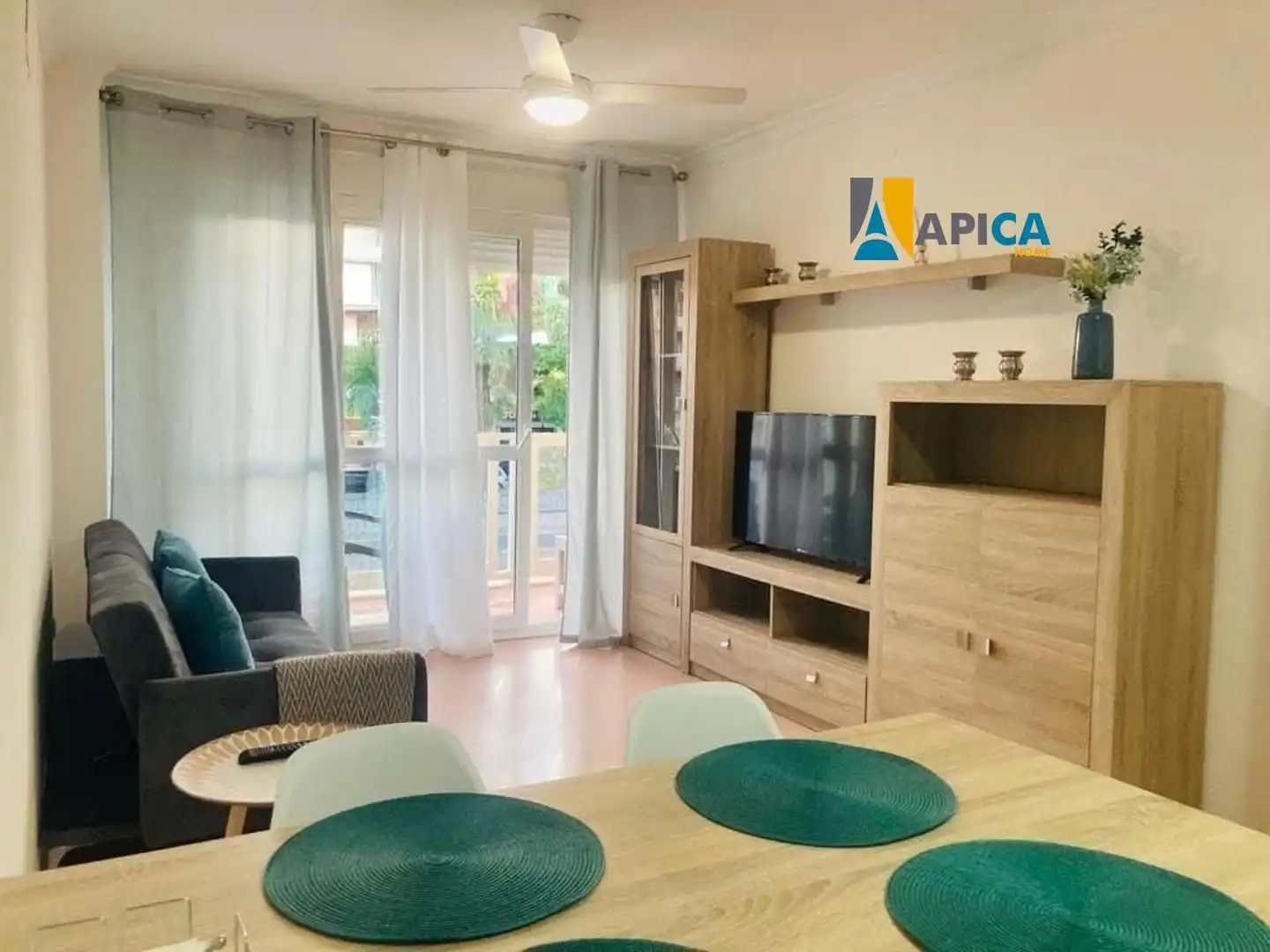 Sala de estar de Piso en venta en Manilva con Piscina, Amueblado y Piscina comunitaria
