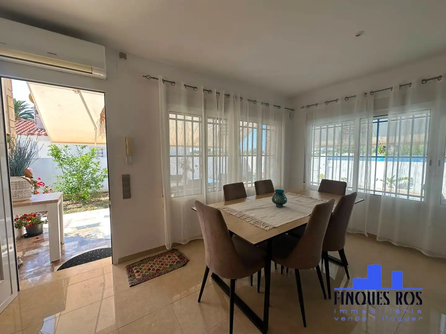 Comedor de Casa o chalet en venta en Vinaròs con Aire acondicionado, Calefacción y Jardín privado