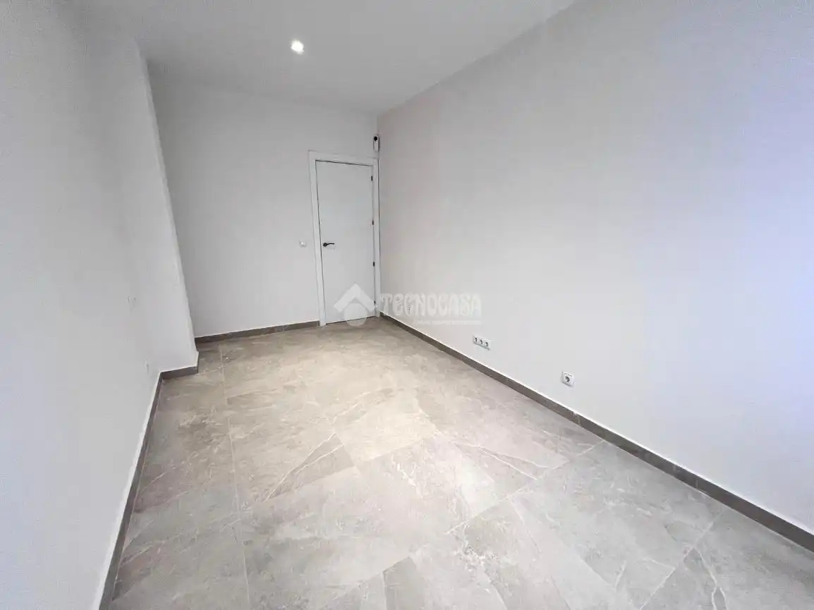 Flat for sale in Alcalá de Henares  with Alarm