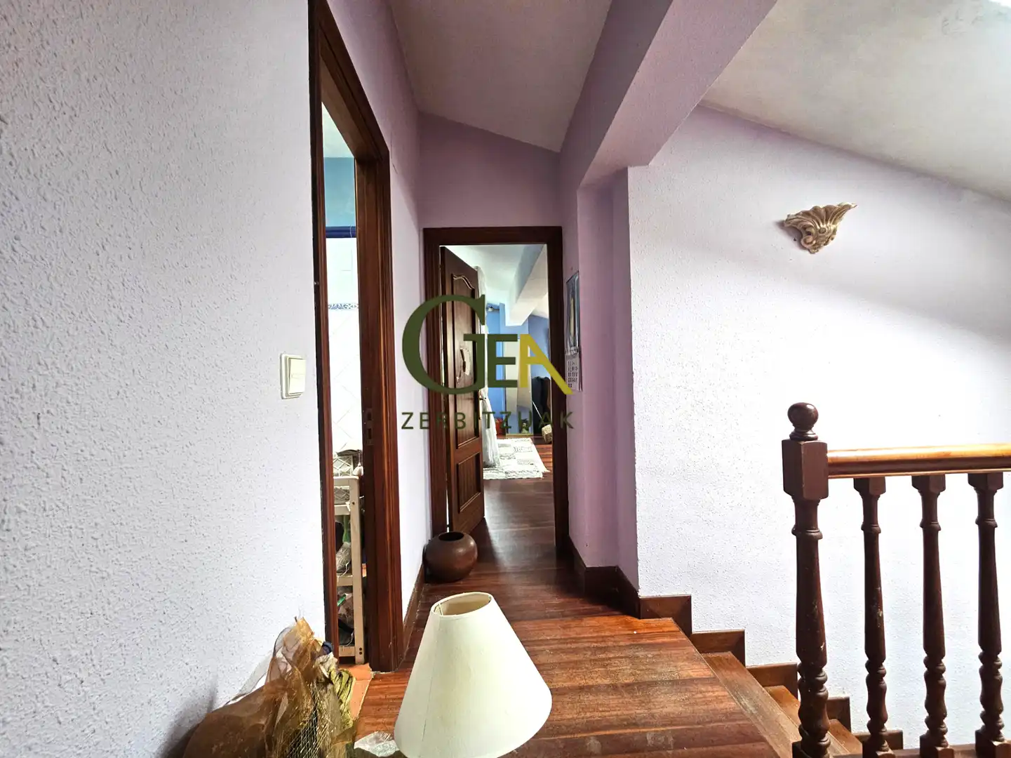 Einfamilien-Reihenhaus zum Verkauf in Alkiza mit Heizung, Privatgarten und Terrasse
