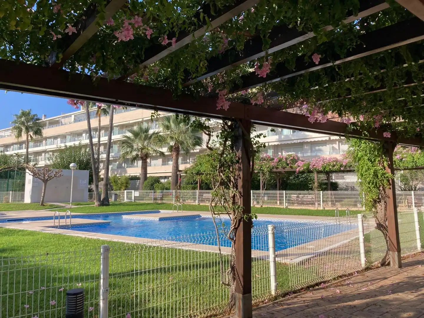 Piscina de Apartament en venda en Dénia amb Aire condicionat, Calefacció i Terrassa