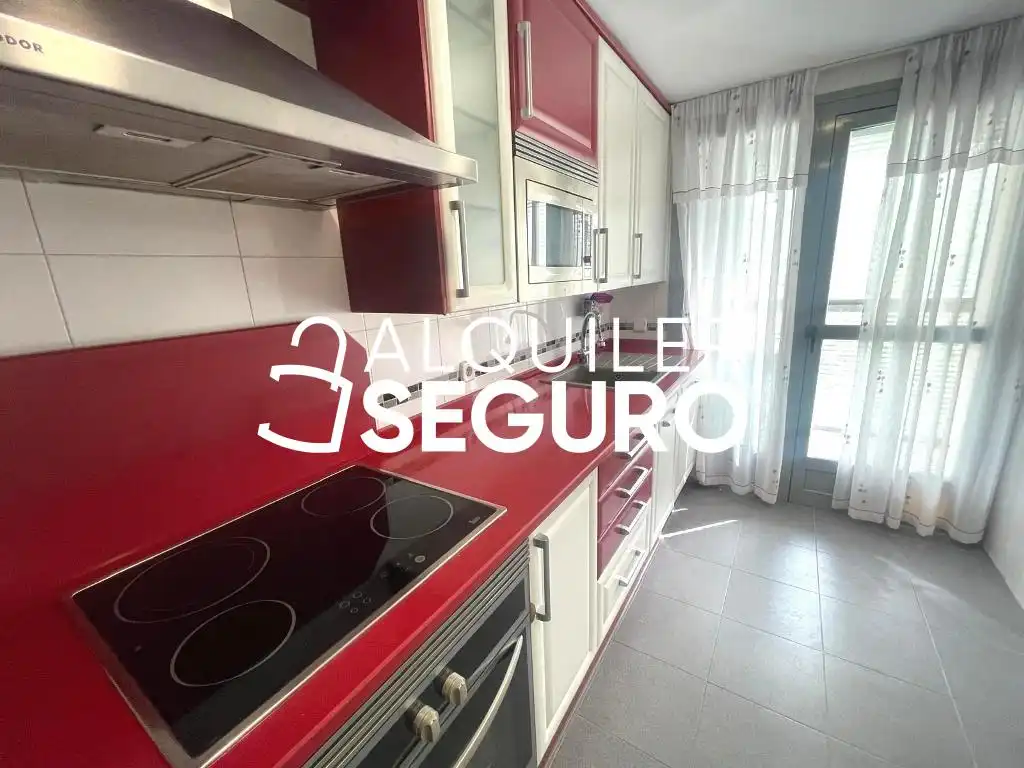 Flat for rent in de José Arcones Gil, Pueblo Nuevo
