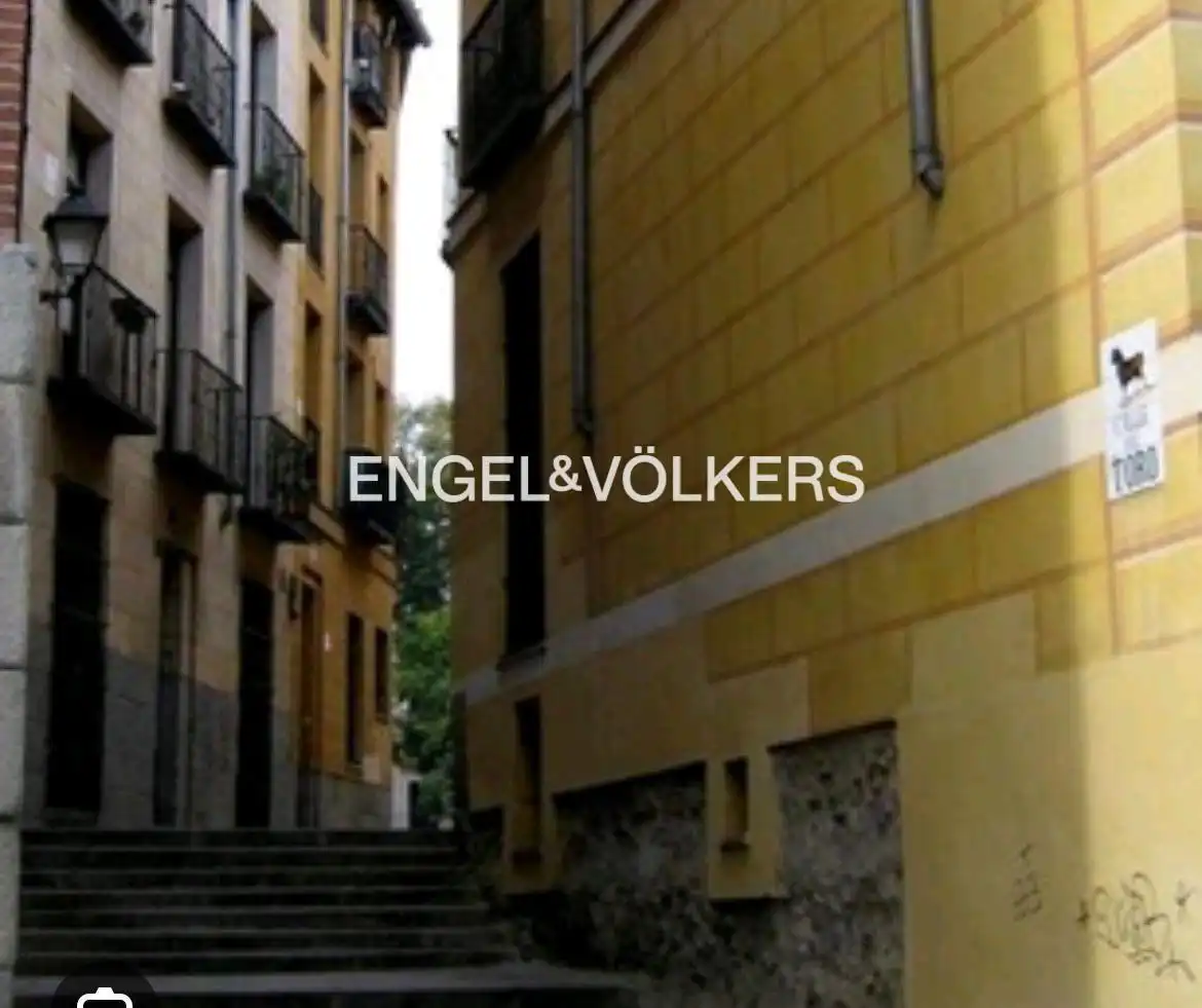 Exterior view of Apartments for sale in Madrid  with Heating