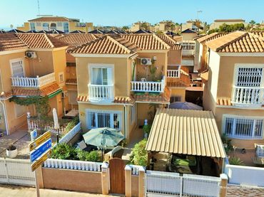Maison avec balcon à vendre à Orihuela Costa