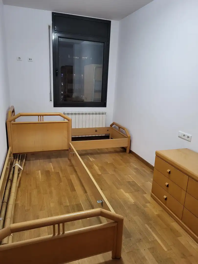 Schlafzimmer von Wohnung zur Miete in Sabadell mit Heizung, Parkett und Ofen