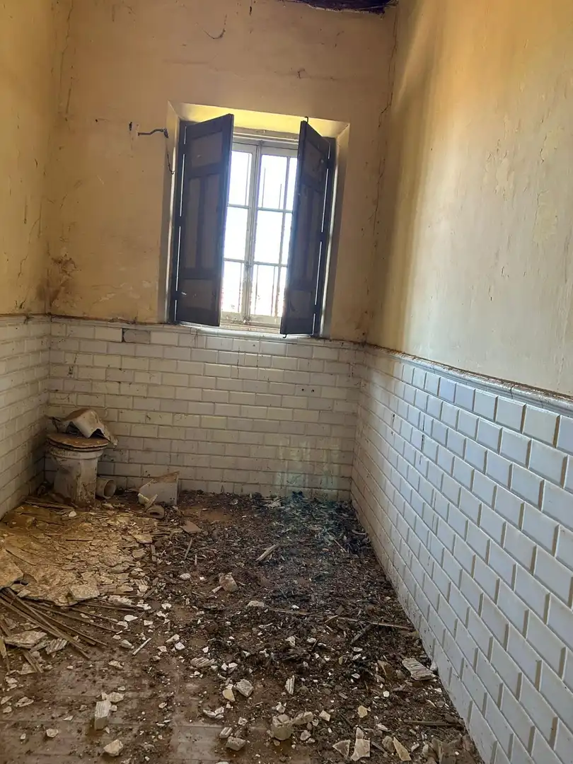 Bany de Edifici en venda en Polán