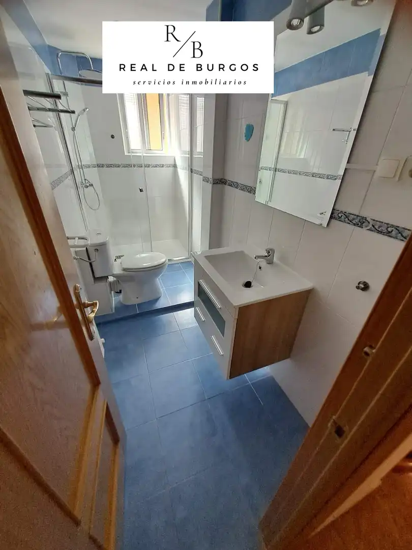 Baño de Piso de alquiler en Valladolid con Calefacción, Terraza y Amueblado