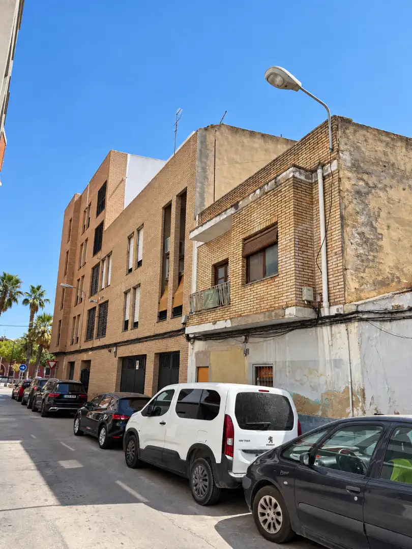 Casa a schiera con terrazza in vendita a Carrer Maestro Breton 161, imagen 2