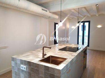 Appartamento con balcone in vendita a Eixample