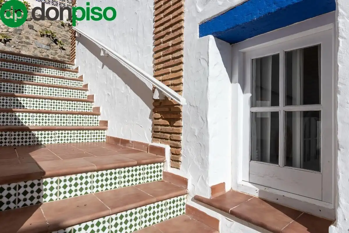 Exterior view of Houses for sale in Almuñécar  with Air Conditioner, Heating and Private garden