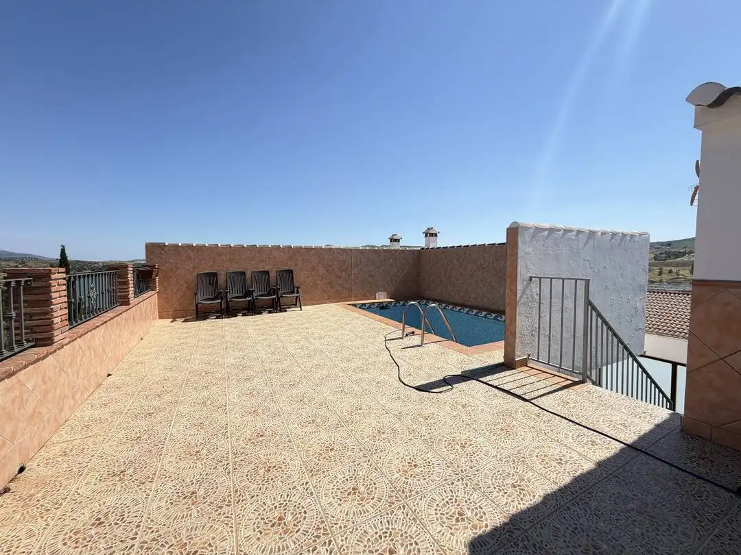 Piscina de Casa o chalet de alquiler en Periana con Terraza y Piscina