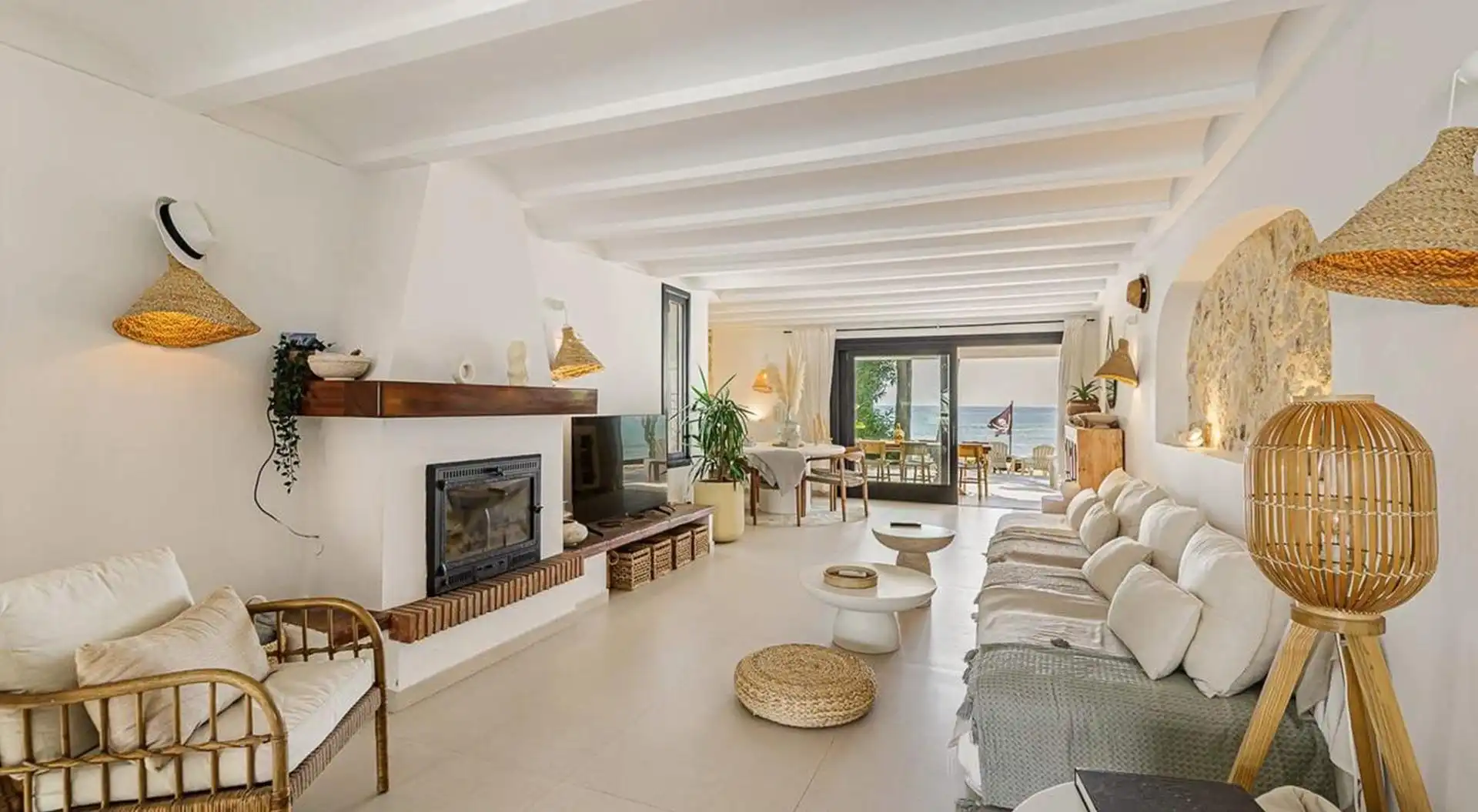 Sala d'estar de Casa o xalet en venda en Estepona amb Aire condicionat, Jardí privat i Terrassa