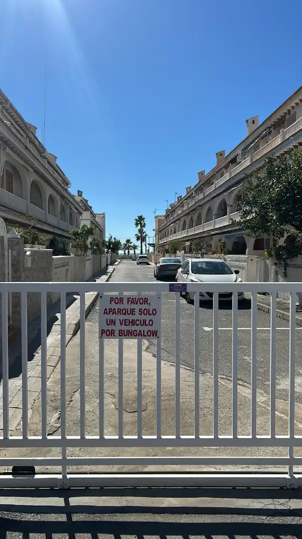 Parkplatz von Maisonette zum Verkauf in Santa Pola mit Klimaanlage, Heizung und Privatgarten