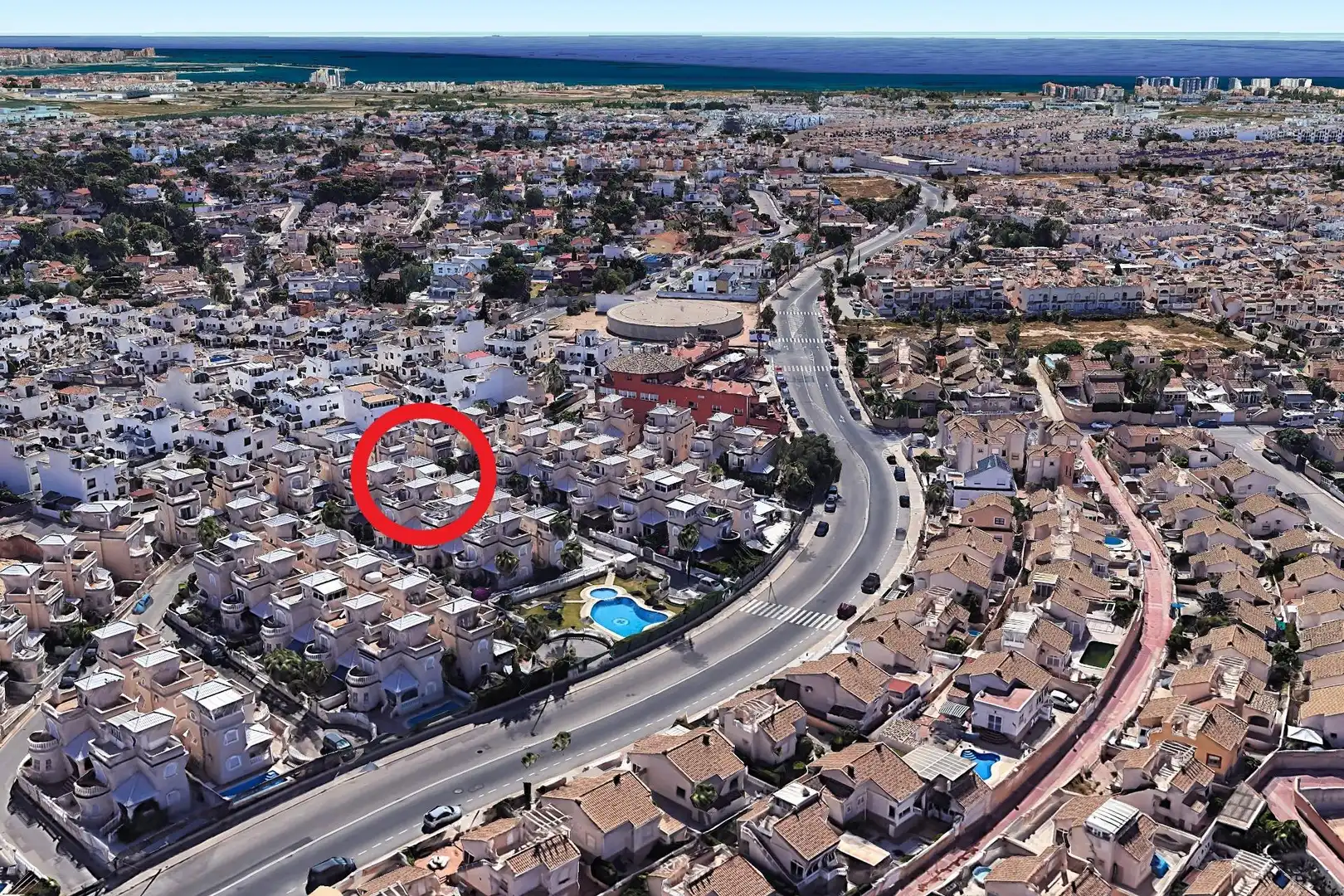 Vista exterior de Casa o xalet en venda en Orihuela amb Aire condicionat, Calefacció i Jardí privat