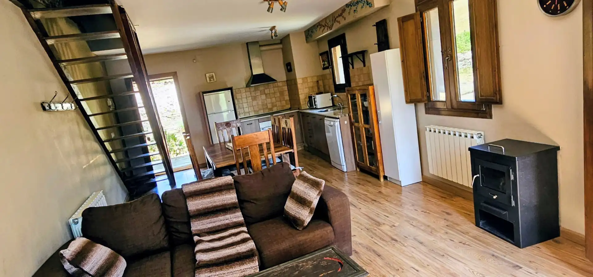 Sala de estar de Dúplex en venta en El Pont de Suert con Calefacción, Parquet y Amueblado