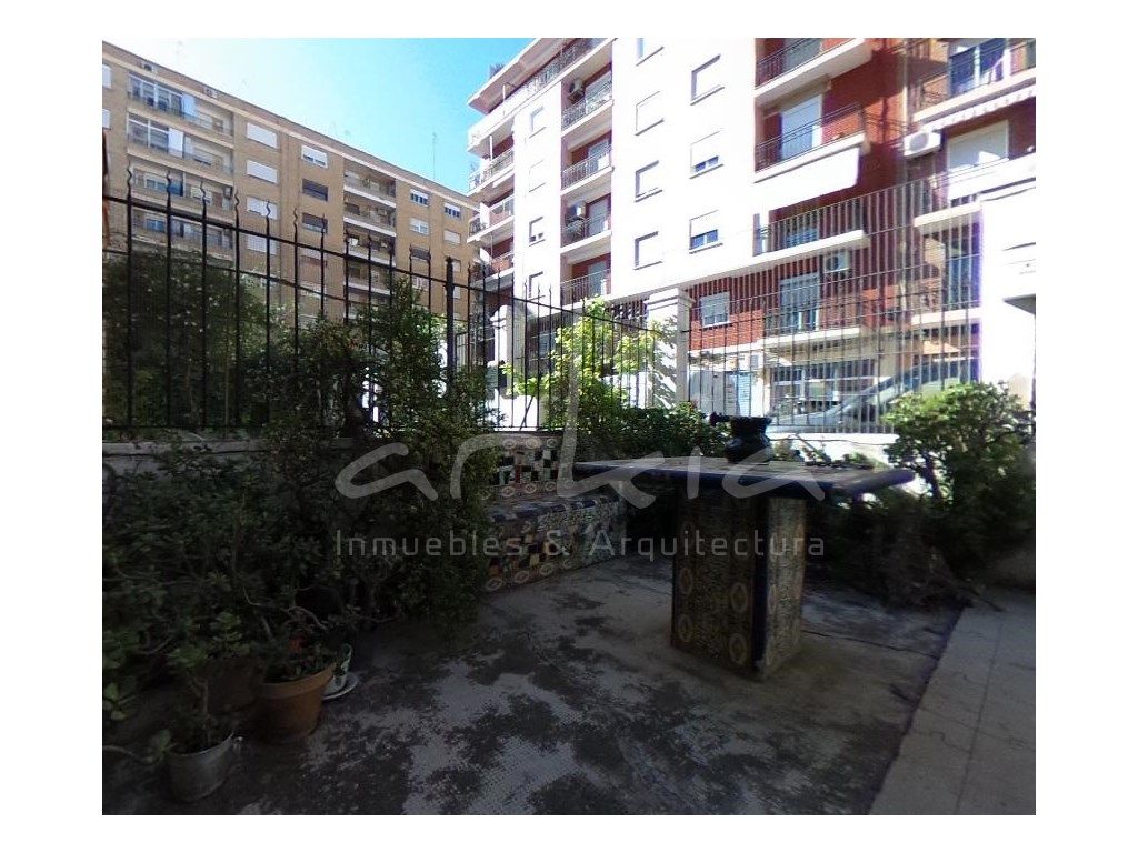 Terrassa de Casa o xalet en venda en  Valencia Capital amb Terrassa i Balcó