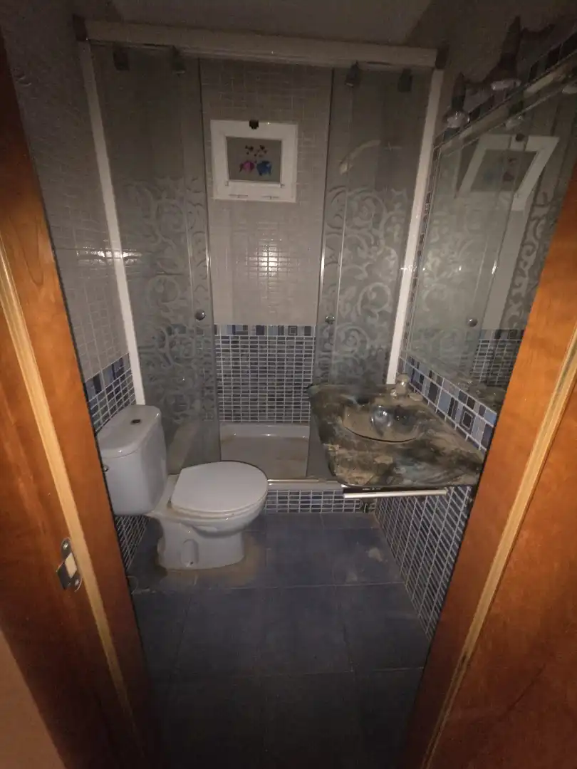 Badezimmer von Einfamilien-Reihenhaus zum Verkauf in Ocaña mit Heizung und Abstellraum