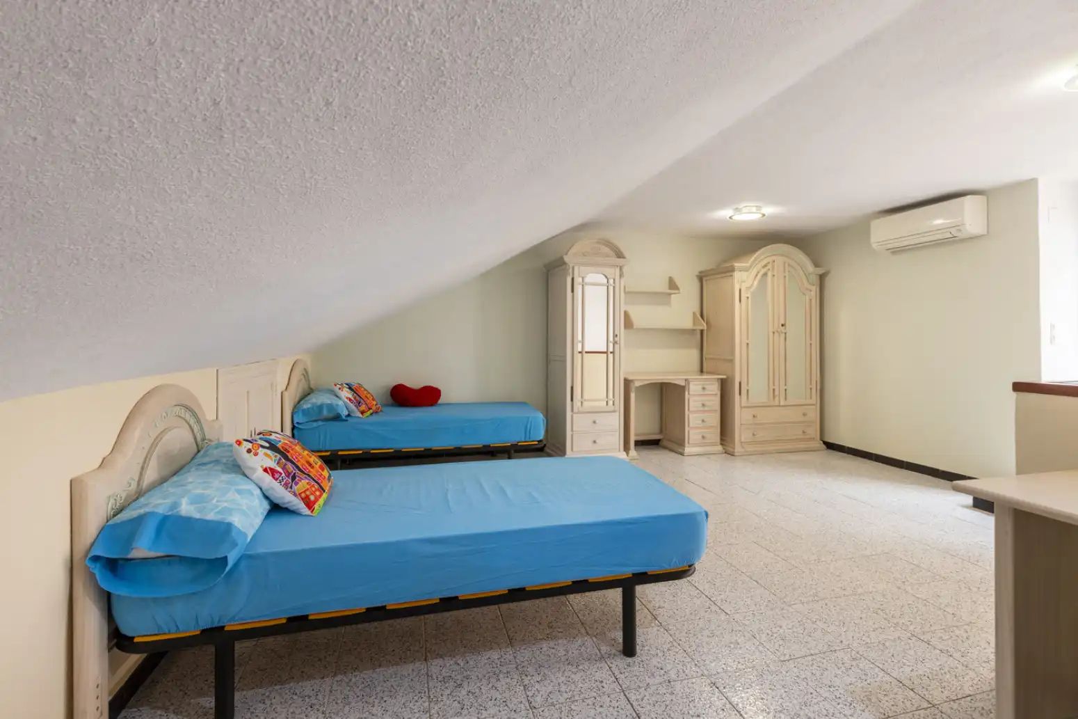 Habitación de Casa o chalet en venta en Albal con Aire acondicionado, Calefacción y Jardín privado