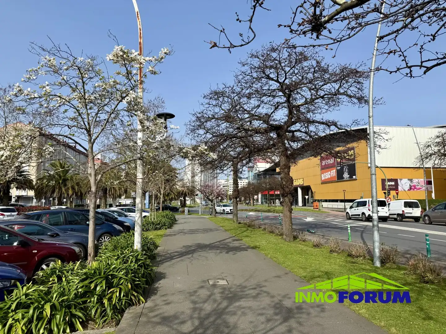 Vista exterior de Pis en venda en A Coruña Capital  amb Calefacció, Terrassa i Traster