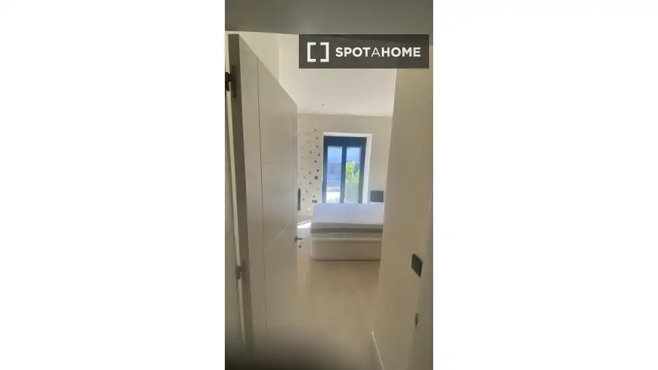 Habitación en Cortes - Huertas
