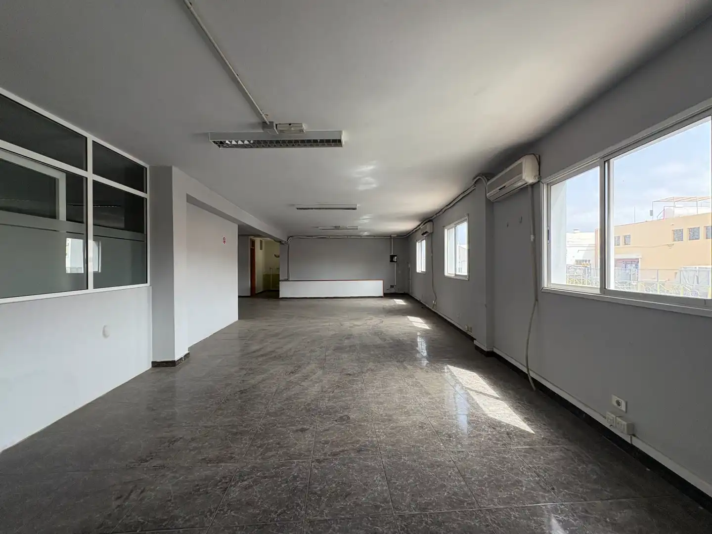 Industrial building to rent in Calle Arinaga 12, imagen 3